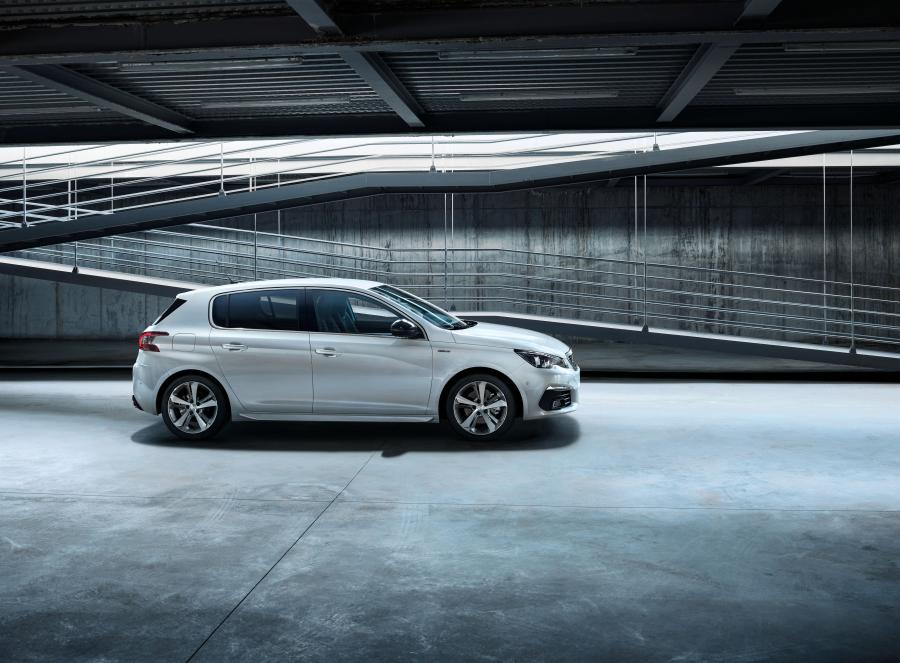  Peugeot 308 GT Line 2017 года  (WW) (фото 26 из 45)